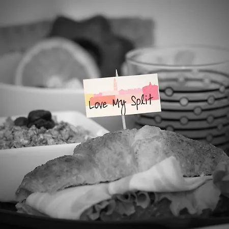 The West Coast בית הארחה