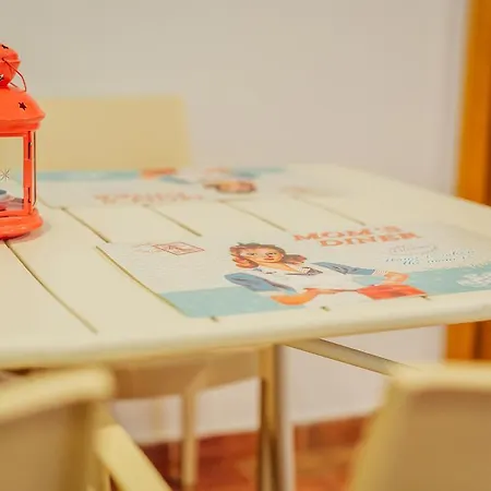 The West Coast בית הארחה