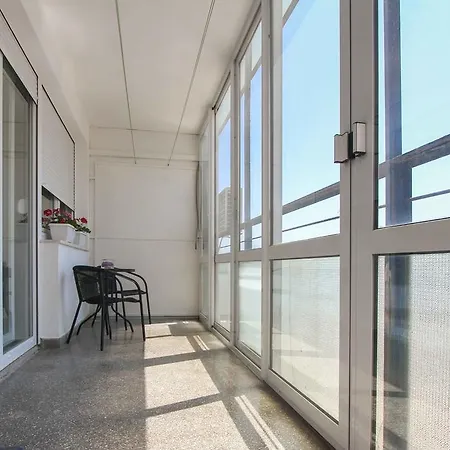 The West Coast Pensión *